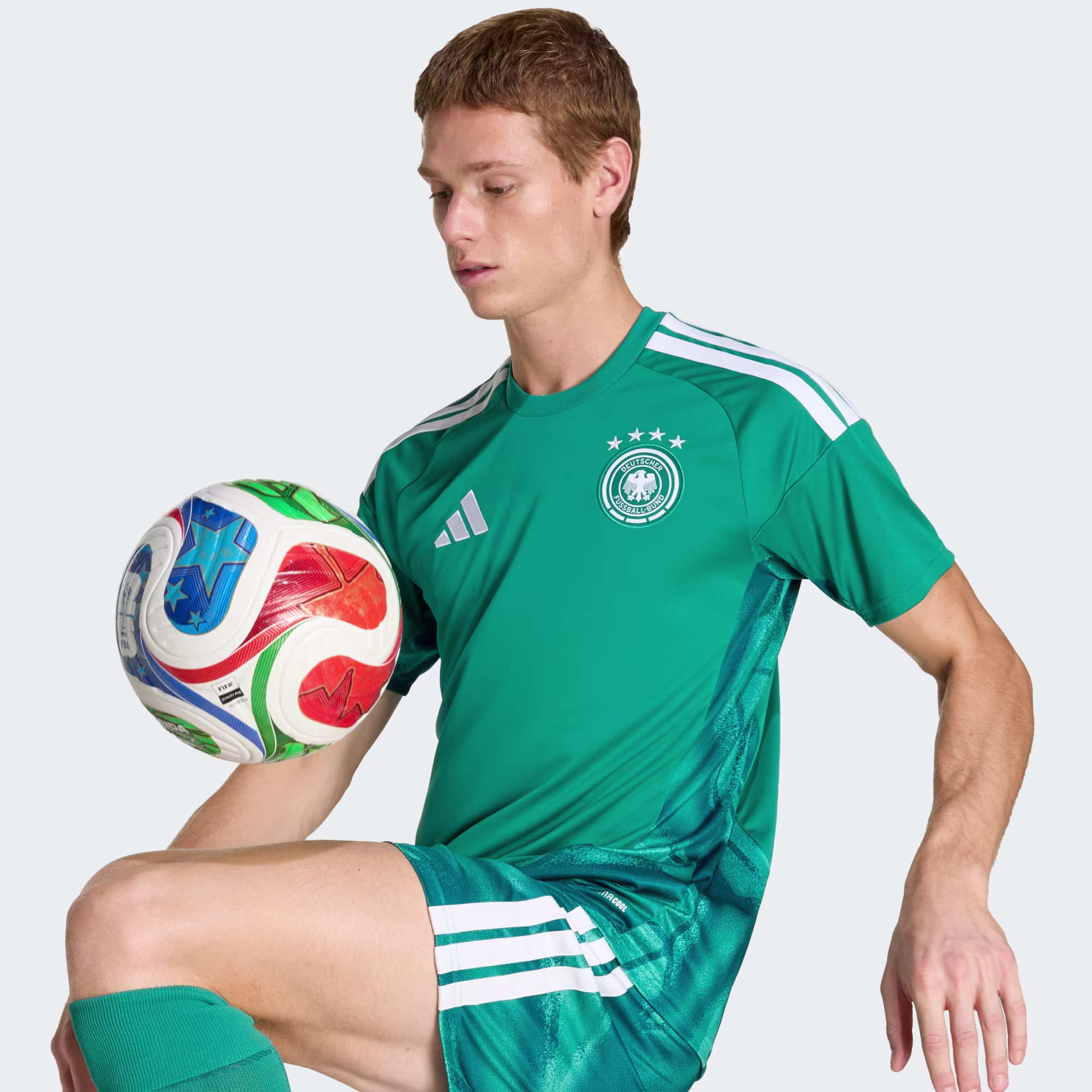 Trikot Detail Stickerei