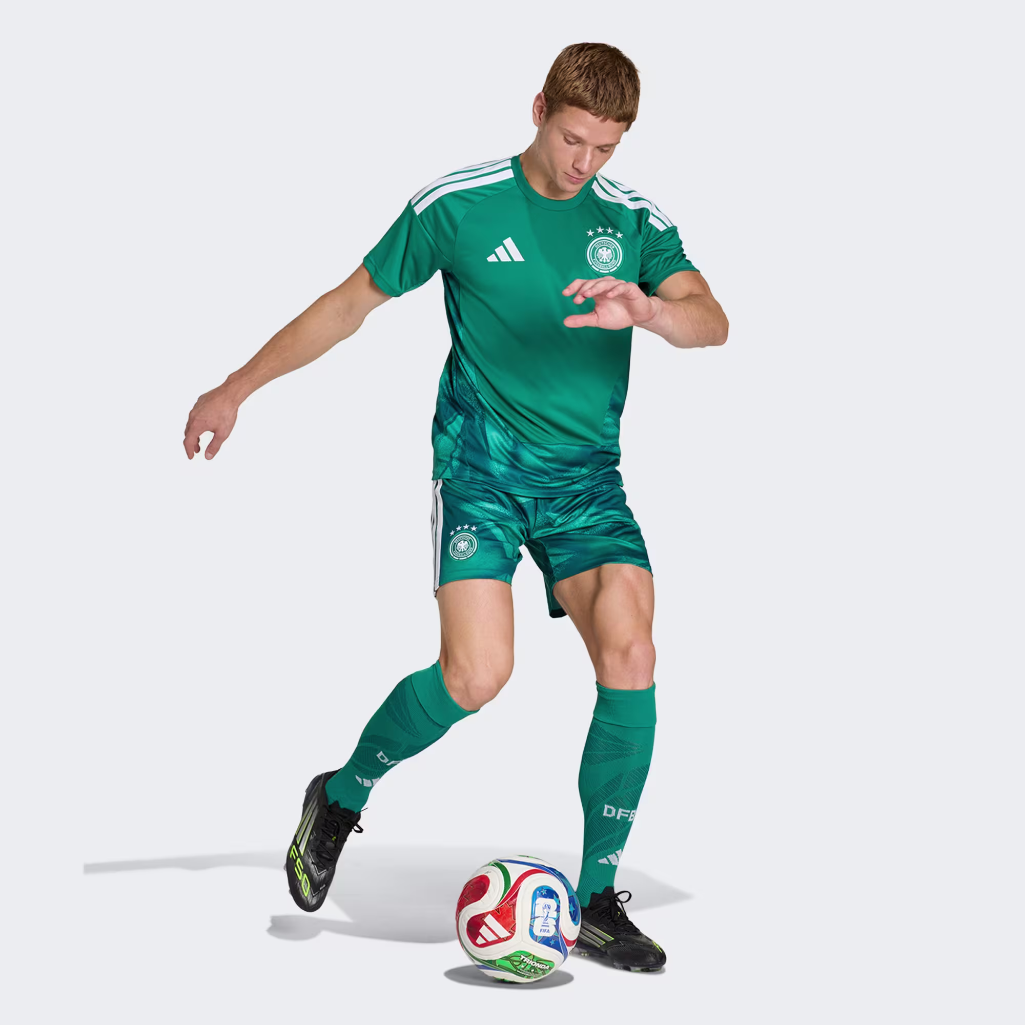 Spieler im Adidas Deutschland WM Heimtrikot 2026